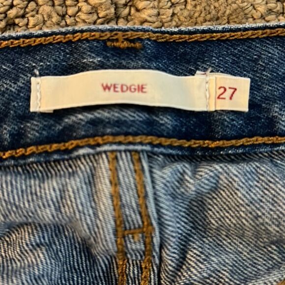 Levi’s Wedgie distressed Jeans Size 27 waist - Picture 3 of 6